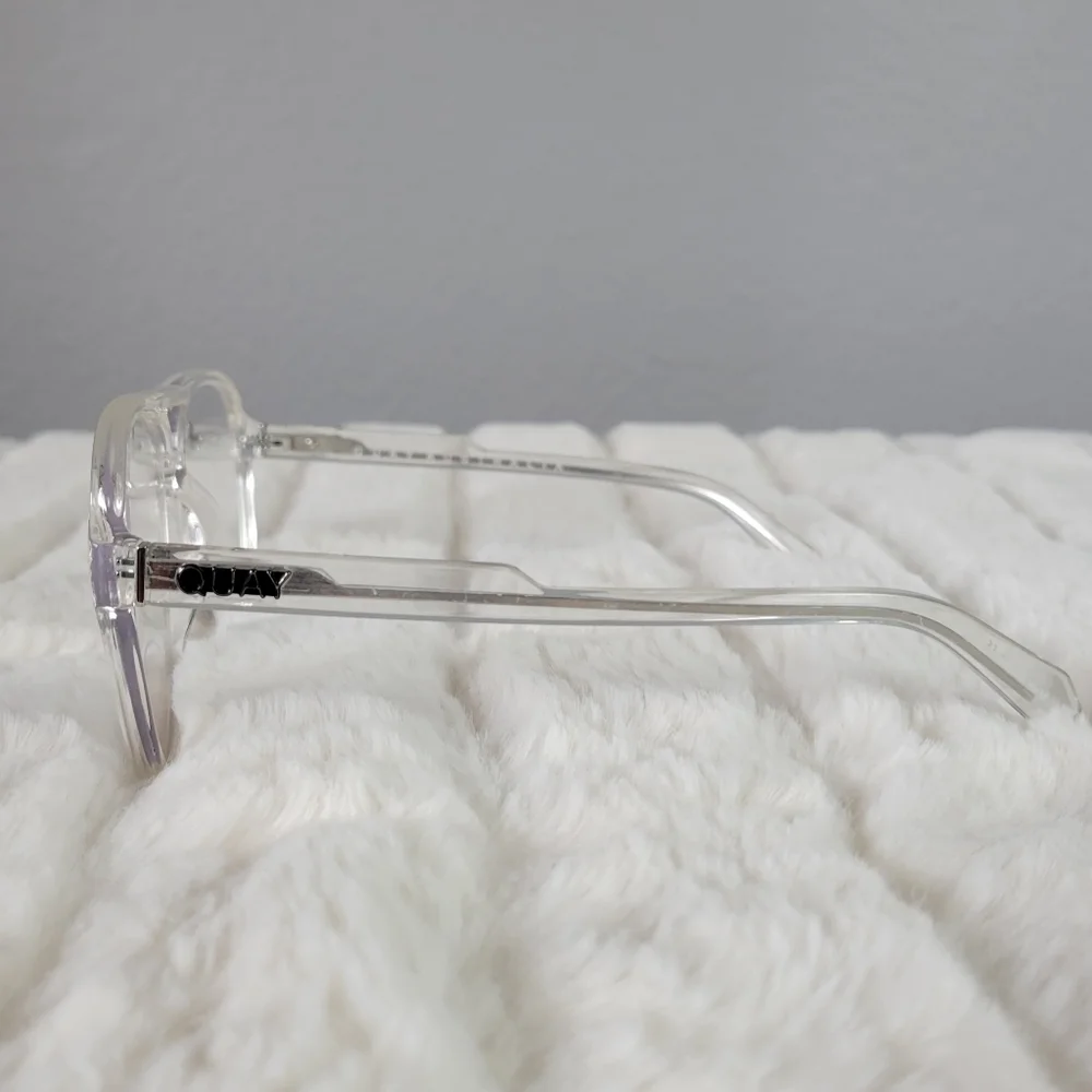 QUAY // ltd ed retro-chic clear frame magnetic aviator blue light glasses